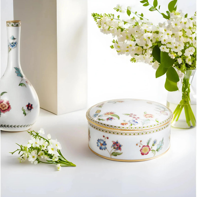 Gione Bone China Table Vase