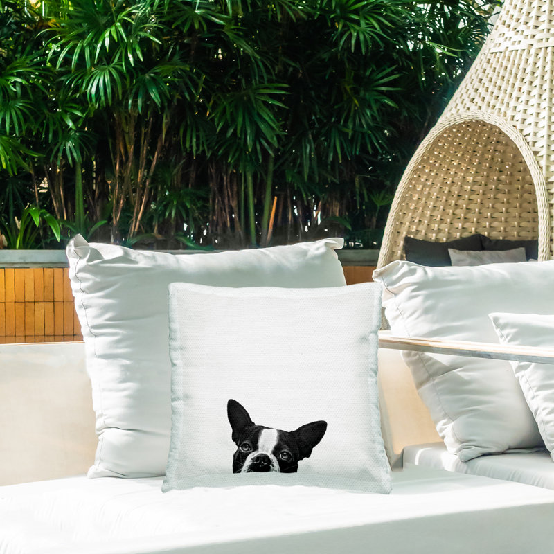 Coussin d'extérieur «Peeking Dog Eyes» par Jon Bertelli