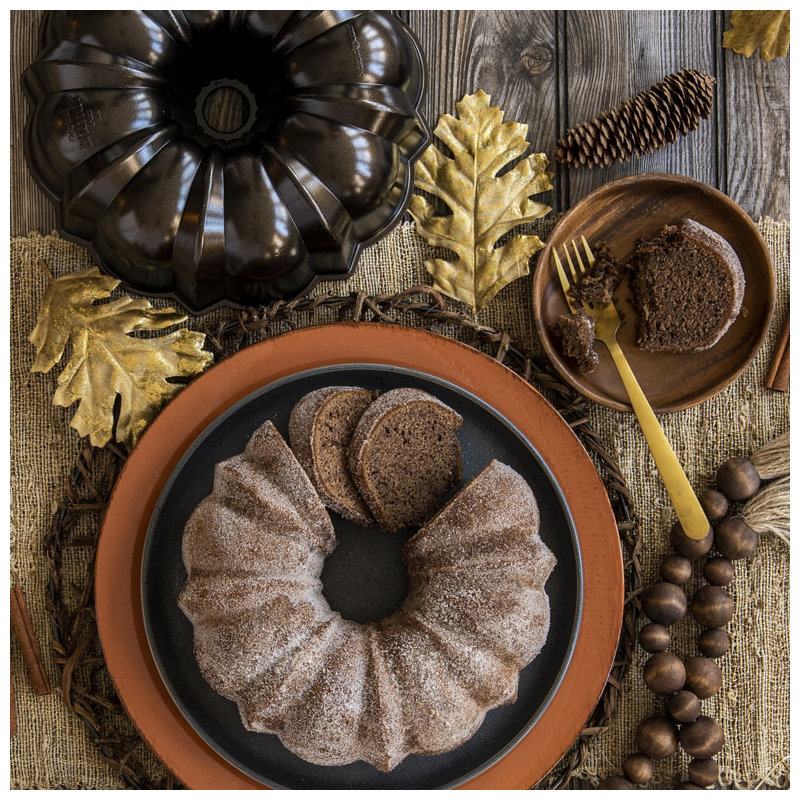 Nordic Ware Original ProCast Bundt Non-Stick Round Pan, Original