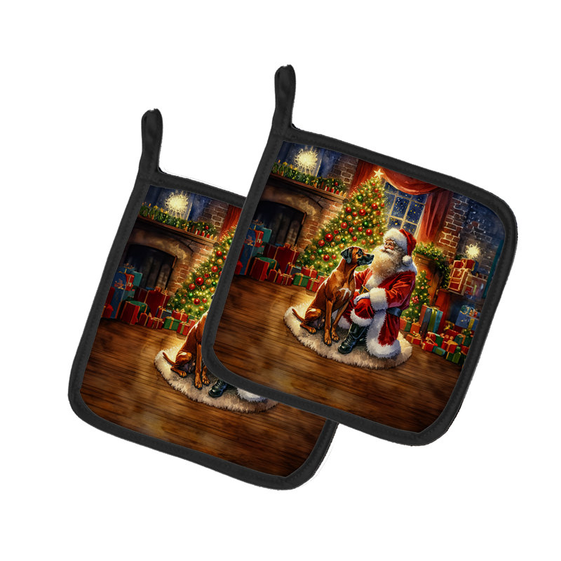 Caroline's Treasures Moments With Santa Polyester Potholder Set