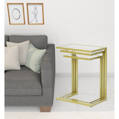Tables gigognes en verre