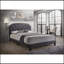 Grand lit gris en tissu