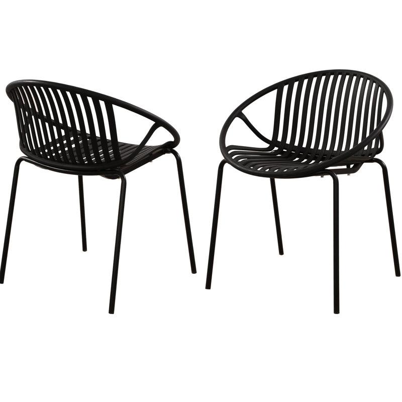 Chaises de patio empilables 2, noires. Conception respirante. Pieds en métal + plastique. Style moderne et simple. Ergonomique, capacité de 300 lb. 25,18 po x 23,43 po x 31,18 po. Assemblage requis, 2 chaises.