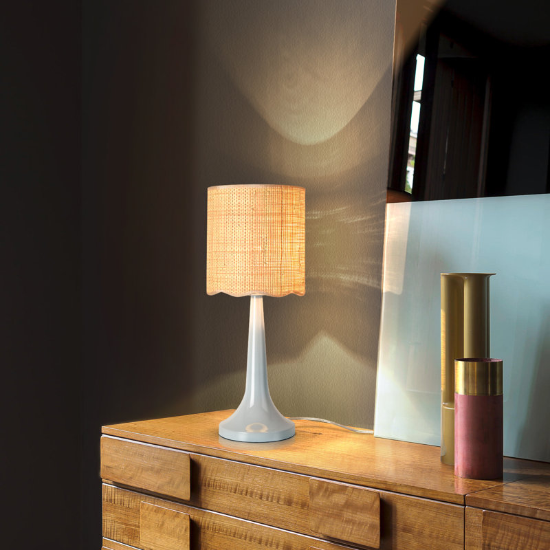 Lampe de table évasée 17,32 po gris clair avec abat-jour festonné en rotin, Bleu