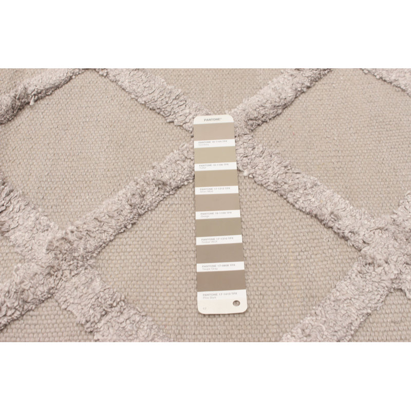 Tapis taupe en soie tissé à plat à motif géométrique Risa