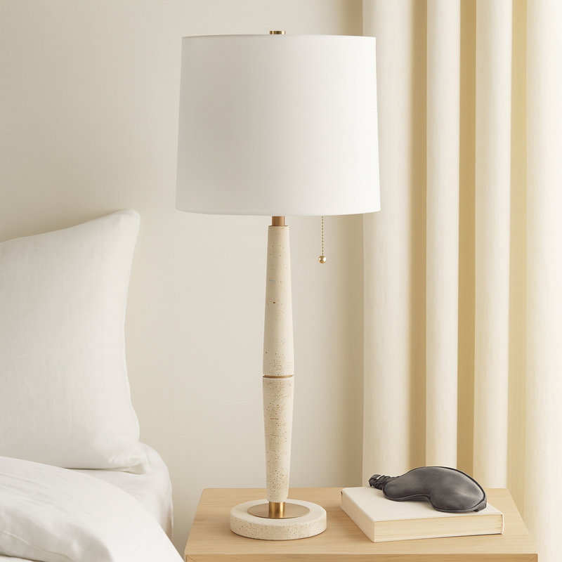 Lampe de table moderne en travertin avec pied conique pour chambre à coucher - Lampe de chevet ou de bureau élégante pour salon ou petites tables d'appoint - 84 cm, ivoire et blanc
