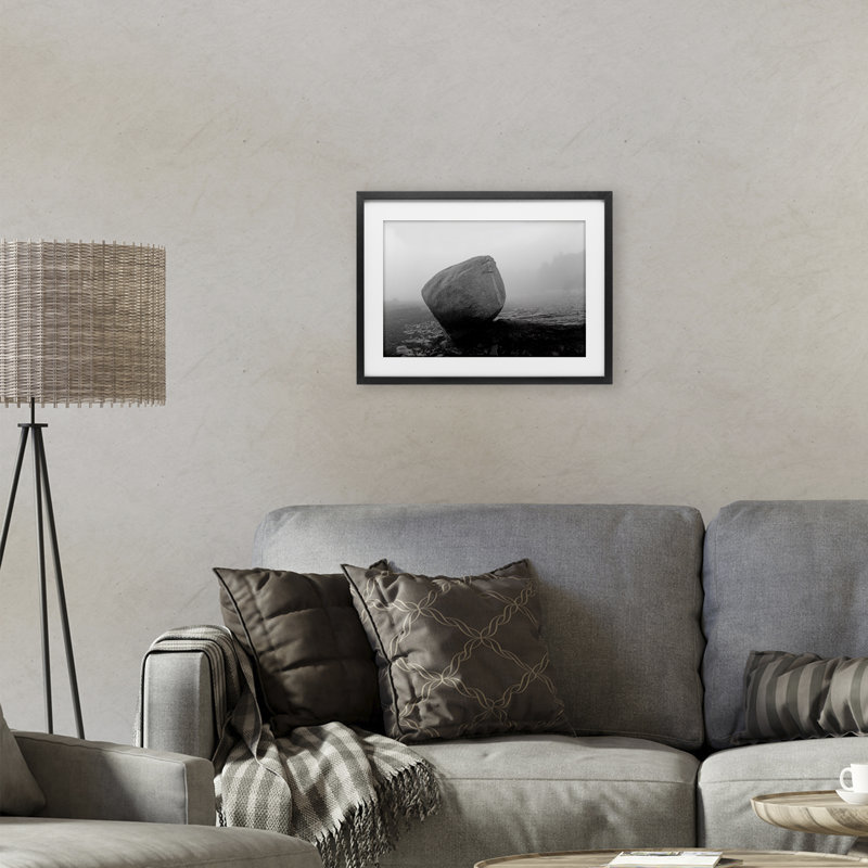 «Lone isolé rock», reproduction encadrée sous verre, conception de James Rodewald, H 14 po x l 20 po, Cadre noir minuit