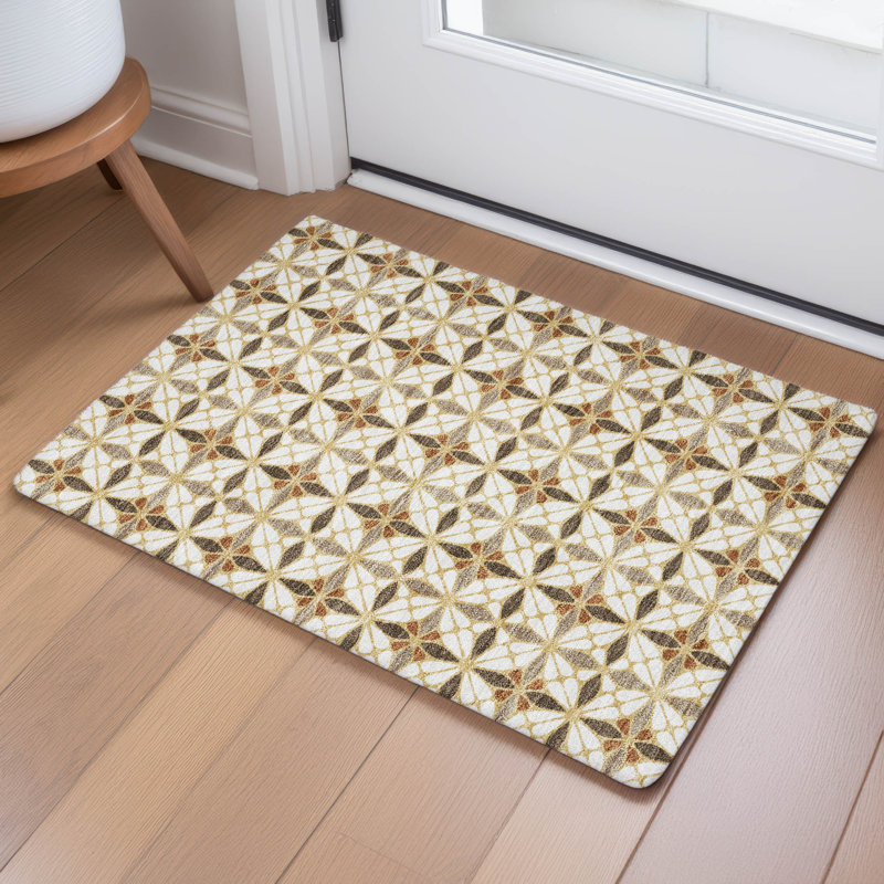 Machine Washable Indoor/Outdoor Chantille ACN2469 Geometric Rug, Gold, 1'8" x 2'6"