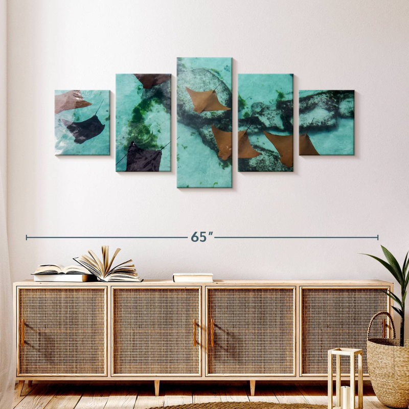 Underwater Sting Ray Family, 24" H x 55" W