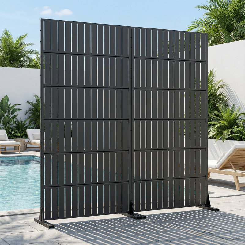 Panneau de clôture d'intimité en métal à rayures horizontales, 72" H x 70" W x 16" D, Noir