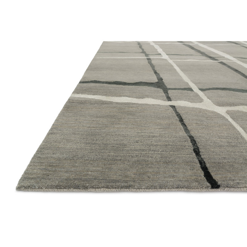 Tapis géométrique noué à la main en argent / noir Hermitage, Rectangle 5 pi 6 po x 8 pi 6 po