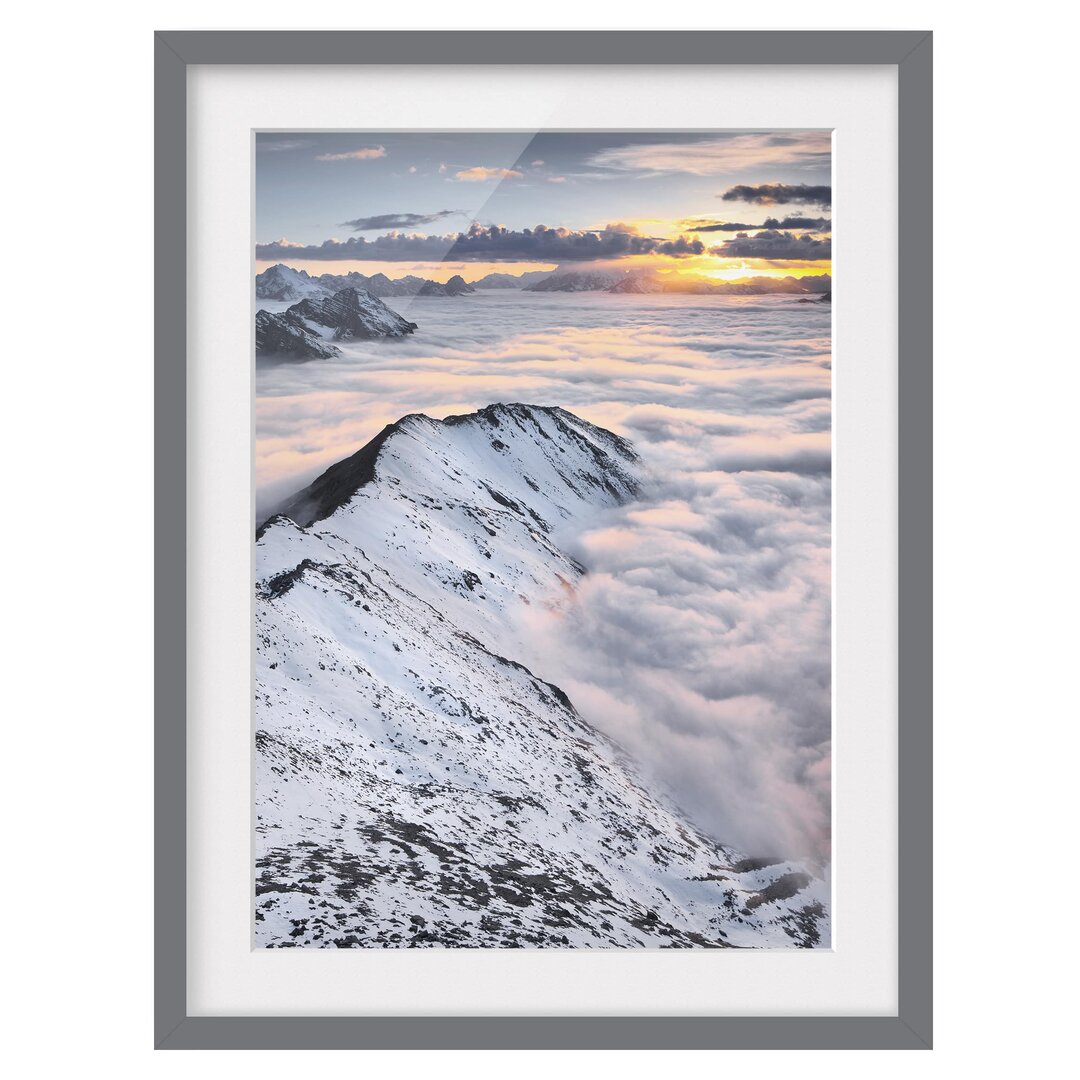 Gerahmter Fotodruck Blick über Wolken und Berge