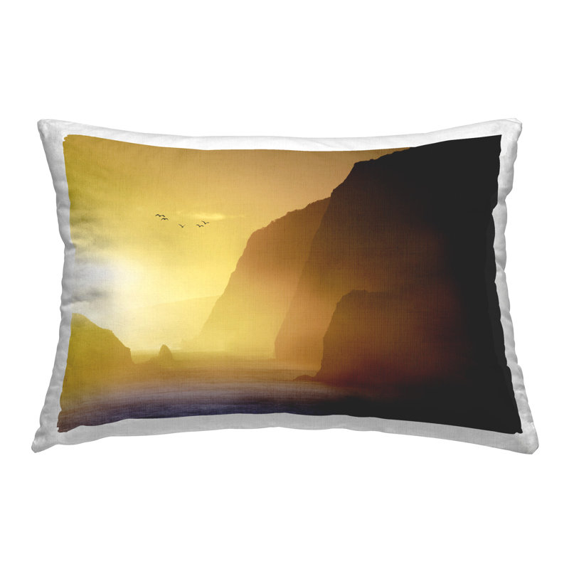 Coussin décoratif imprimé Bright Sunlit Cliff par Dennis Frates