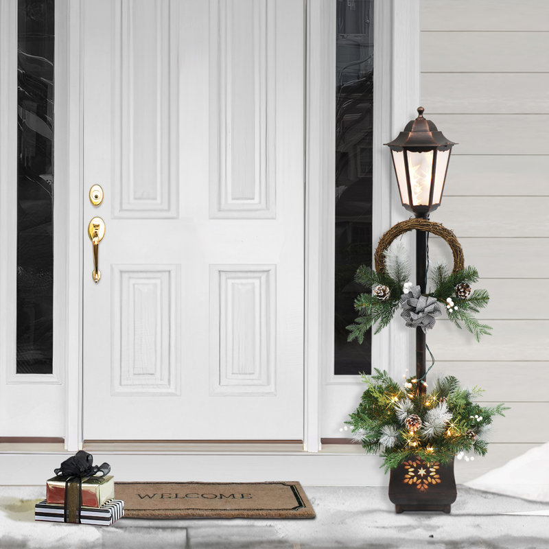 Pre-Lit Christmas Lamp Post Outdoor Display