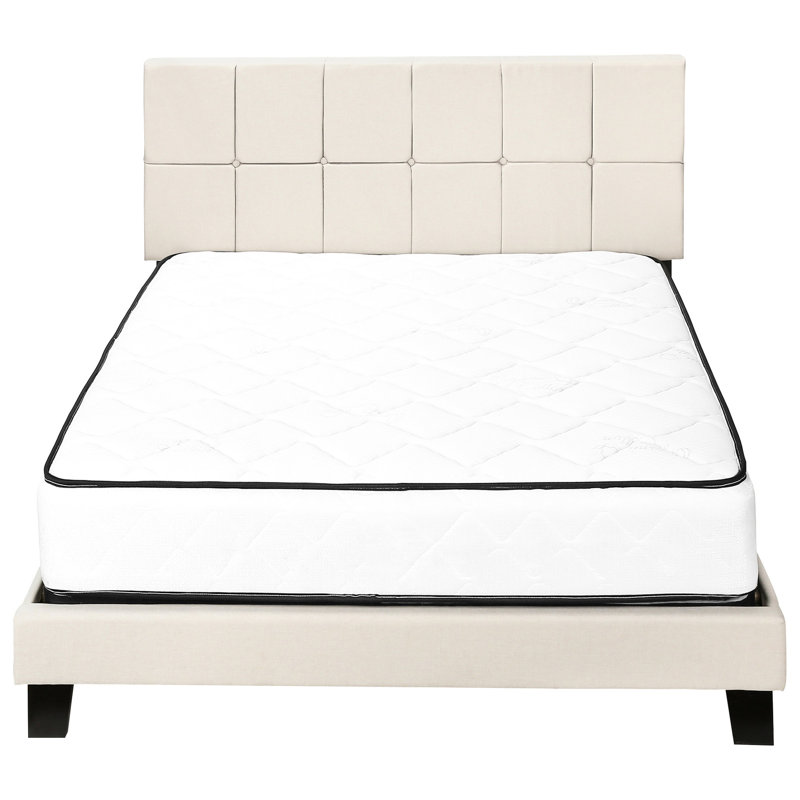 Grand lit transitionnel rembourré beige avec tête de lit capitonnée élégante et capitonnage