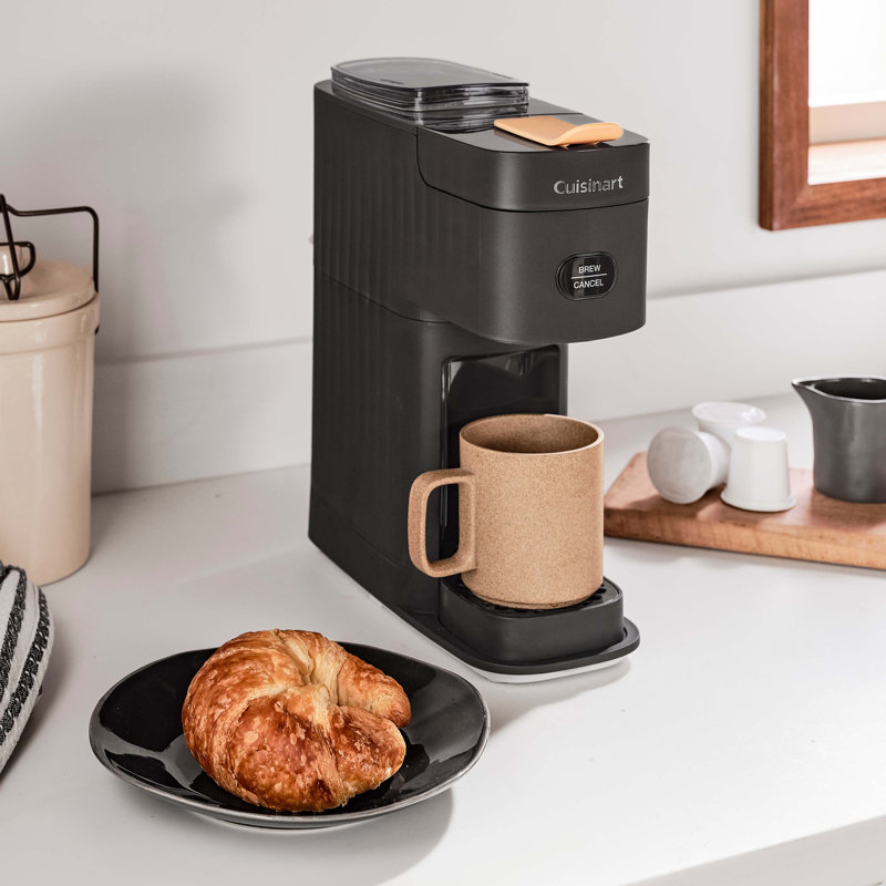 Cafetière à une portion Cuisinart Soho, compatible avec dosette K-Cup, réservoir de 12 oz, noir (SS-7BKC)