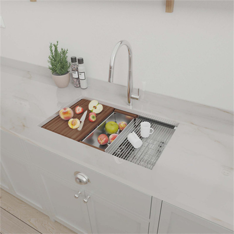Red Cloud 18'' W Single Bowl Stainless Steel Undermount Kitchen Sink