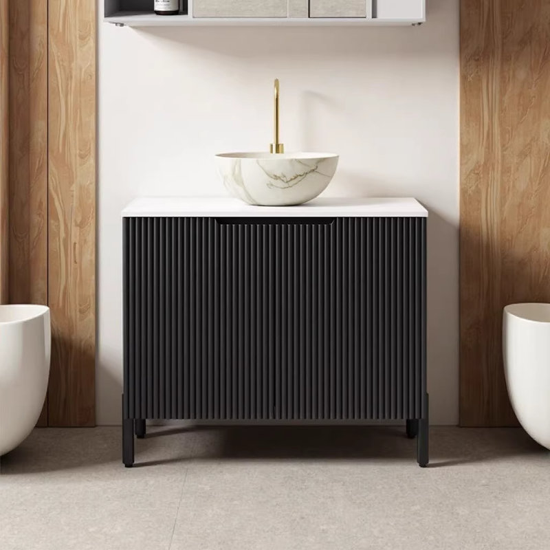 Meuble-lavabo autoportant moderne 30 po avec lavabo en céramique TURIO, comptoir en pierre frittée blanc de Carrare, armoire de rangement à fermeture en douceur, finition noire