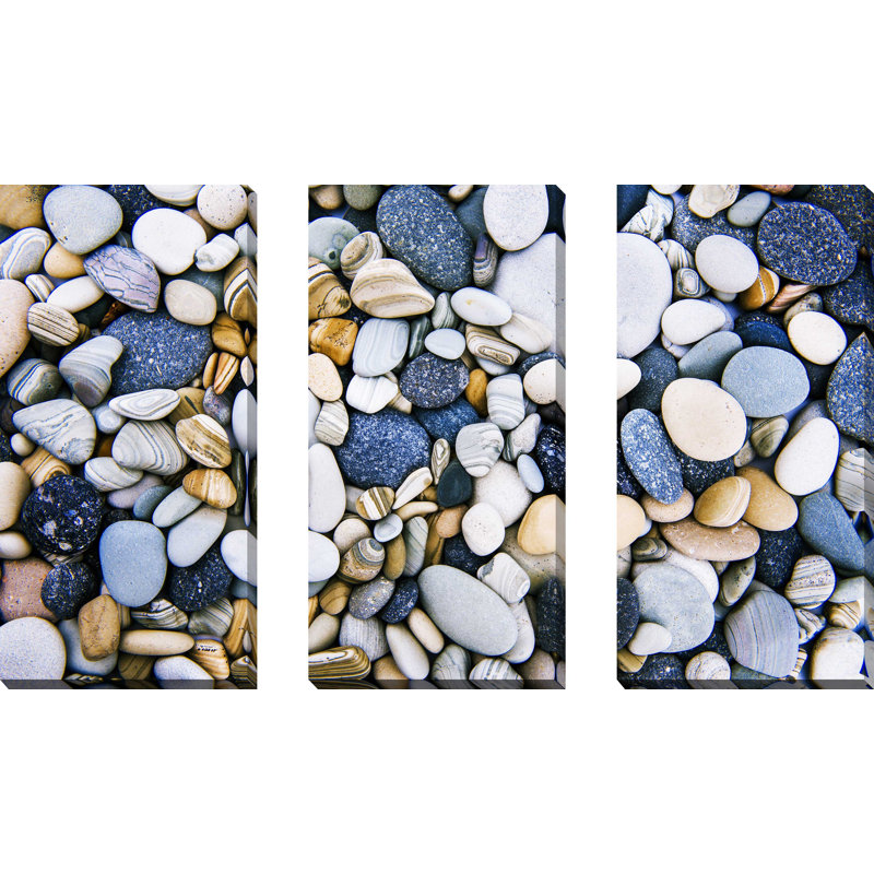 Water Stones 19 - ensemble de 3 reproductions de photos sur toiles tendues, H 32 po x l 48 po x P 0,75 po