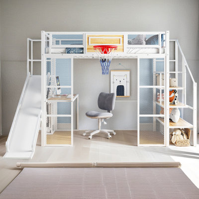 Lit mezzanine double en métal avec bureau intégré, garde-robe ouverte, panier de basketball, glissade et escalier