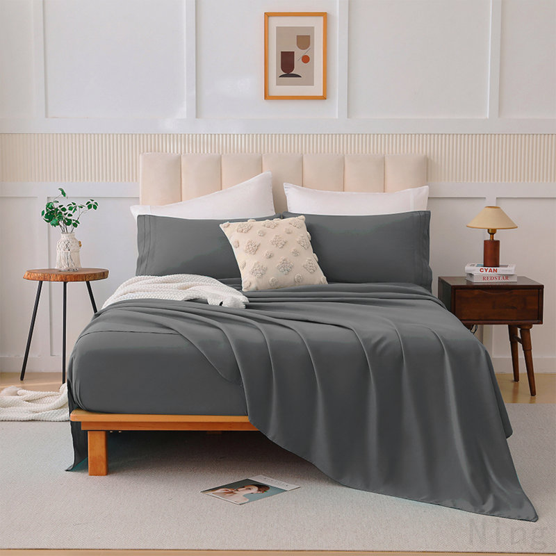 Gray four-piece suit K, King Comforter + 4 Additional Pieces