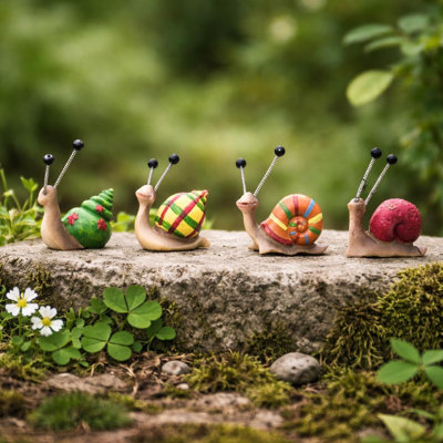 Haydenville Insects Plastic Garden Statue