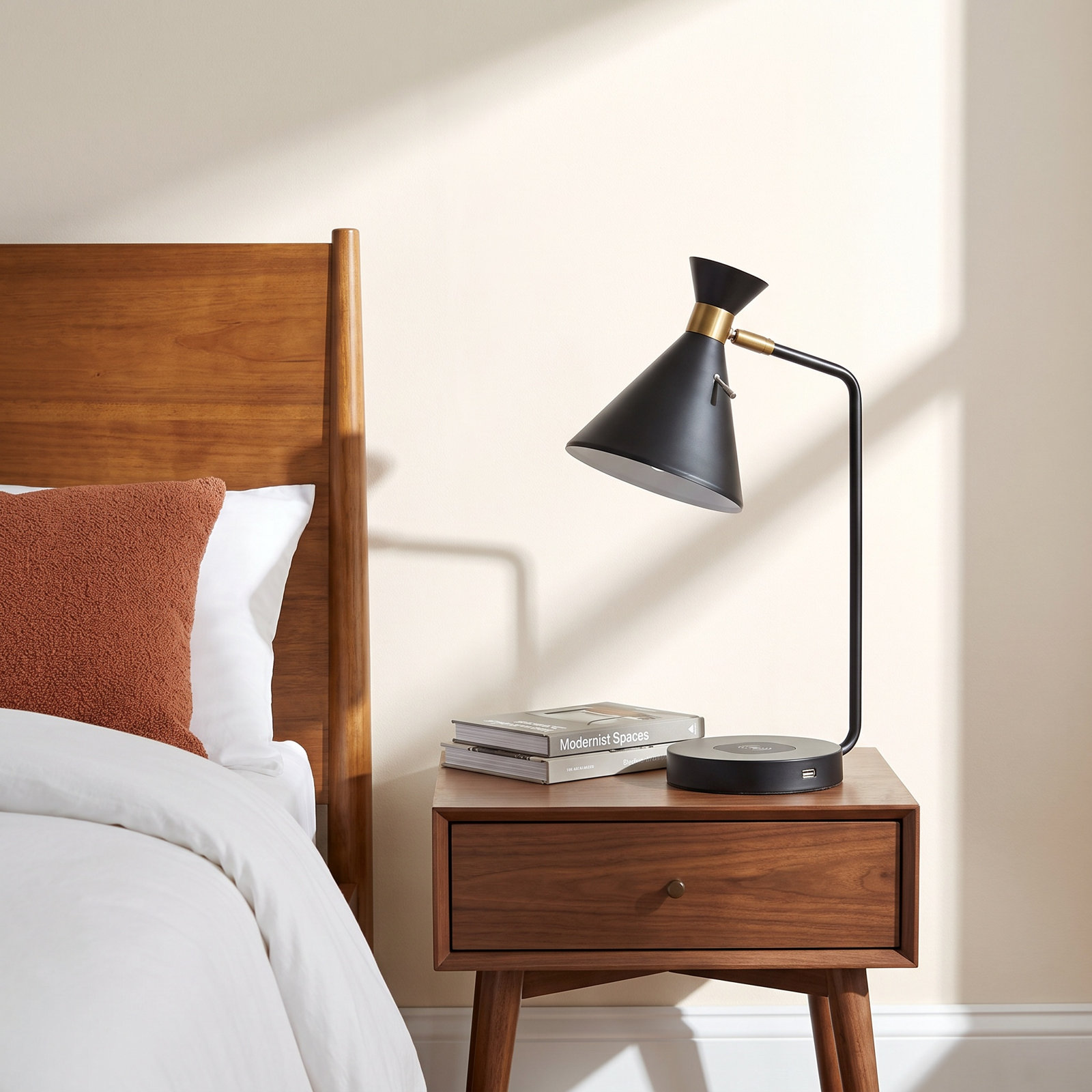 Hammond Desk Lamp, Black/Antique Brass