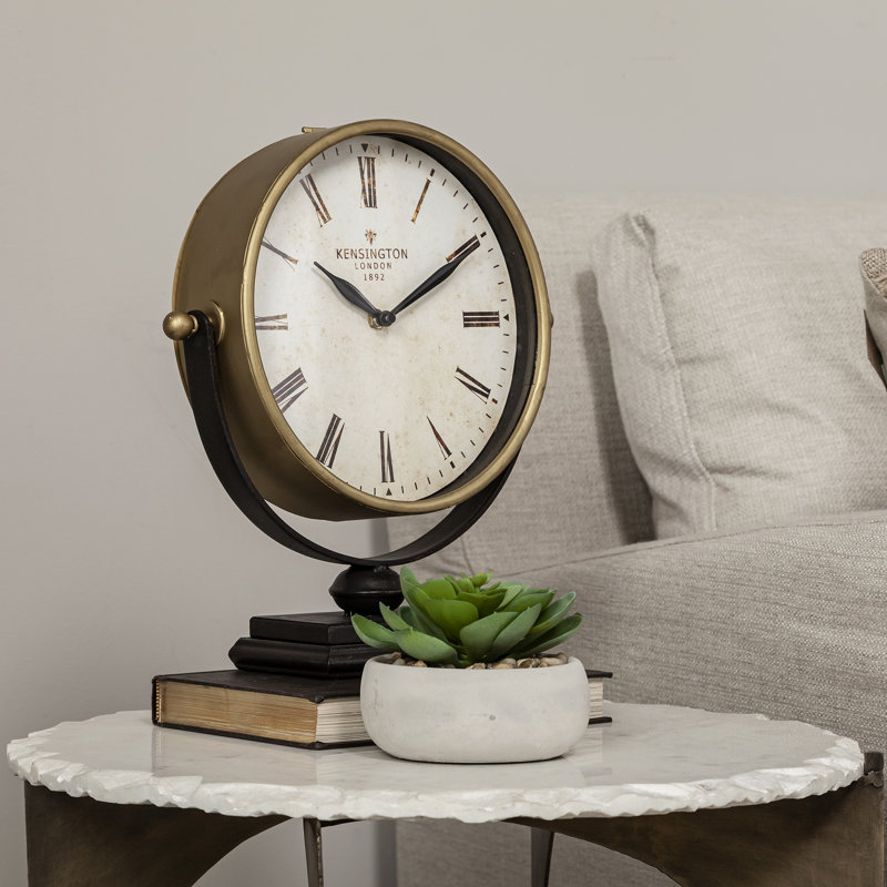 Roman Numeral Metal Quartz Movement / Crystal Tabletop Clock in Gold