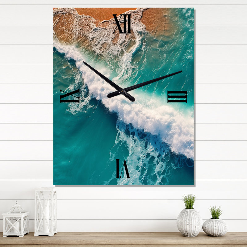 Photo aérienne d'une horloge murale surdimensionnée, Moyen