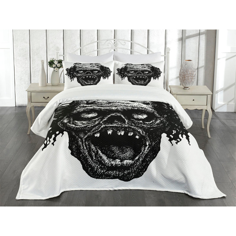 Queen Size Black and White Zombie Quilted Bedspread Set