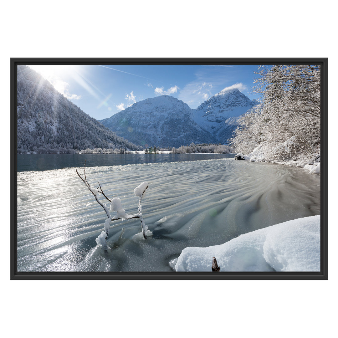 Gerahmtes Wandbild Winterlandschaft See