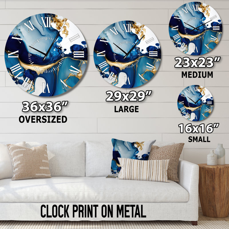 Horloge murale abstraite en marbre géode bleue I - Visage abstrait en marbre blanc, Médium