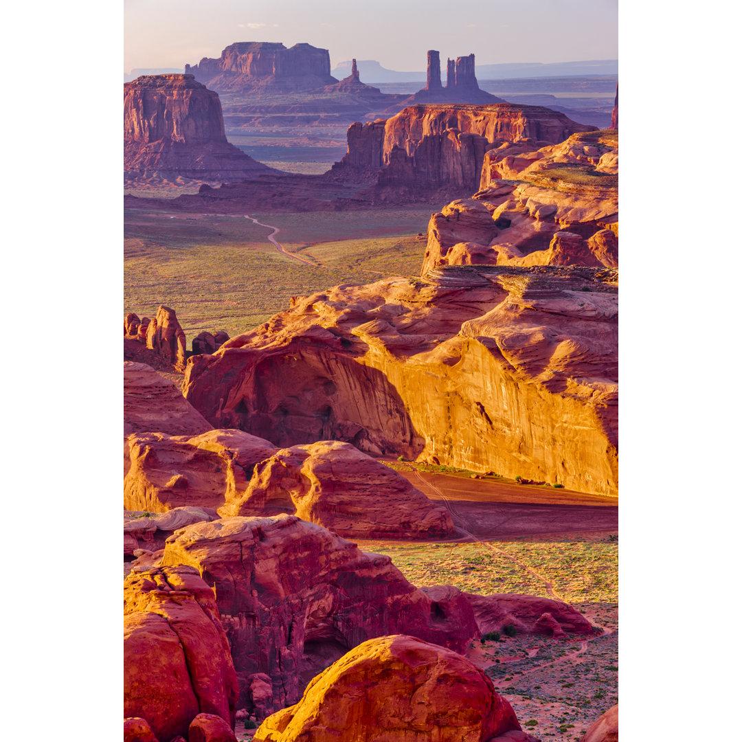 Monument Valley In Arizona von Don White - Leinwandbild