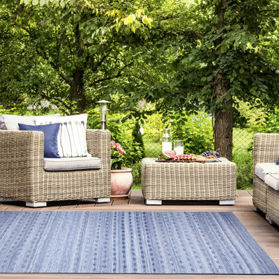 Tapis bleu en polyester tissé à la main