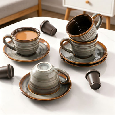 Tasses à espresso en céramique avec soucoupes 5 oz, ensemble de 4 tasses à demitasse en porcelaine, petites tasses à café avec poignée pour espresso, latte, cappuccino, macchiato et chocolat chaud, pour la cuisine et le café, brun