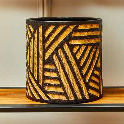 Dedria Pot Planter