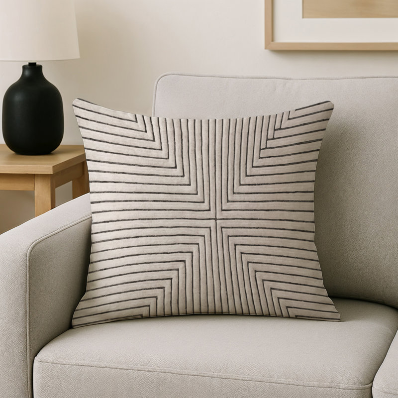 Coussin décoratif intérieur et extérieur Modern, Gris / noir géométrique, Carré 18 po