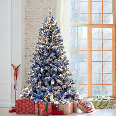 Sapin de Noël à charnière pré-éclairé 6 pi, arbre de Noël enneigé pour Noël avec 750 branches
