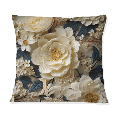 Radiant Lace Inspired Floral Botanics IV - Coussin décoratif imprimé floral