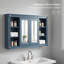 Grande armoire à miroir murale avec rangement réglable et tablettes ouvertes pour l'organisation de la salle de bain, de la chambre à coucher ou du meuble-lavabo-706690569