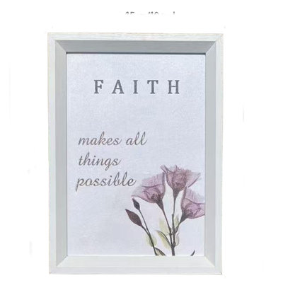 Porte-photo mural en bois blanc