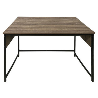 Bureau avec prises intégrées