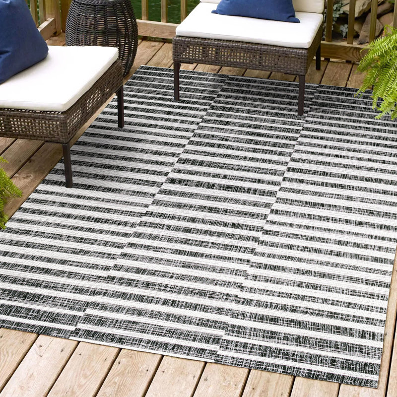 Perrigo Modern Offset Stripe Black/Ivory Indoor/Outdoor Rug, Rectangle 7'9" x 10'