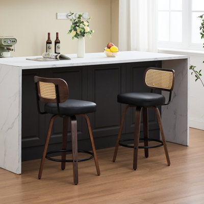 Tabouret de comptoir de 26 po avec pivot à 360 °, siège rembourré, dossier en canne, support ergonomique, pieds en bois, artisanat en noyer pour îlot / cuisine / comptoir / bar noyer noir - de 2, style américain, aile