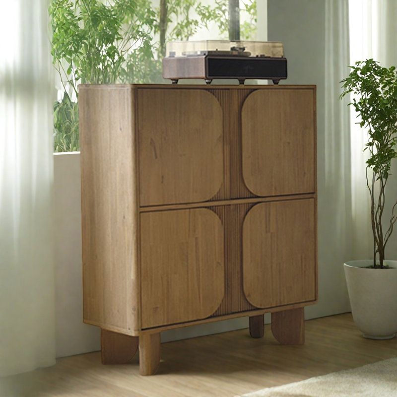 Buffet en bois massif à quatre portes
