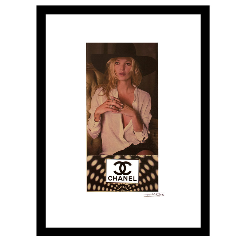 «Kate Moss Designer», reproduction encadrée