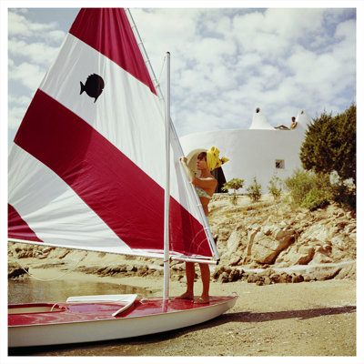 «Bettina Graziani» par Slim Aarons - Photographie encadrée sur papier