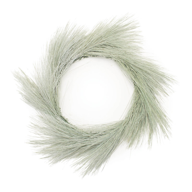 Couronne de pin givrée à aiguilles longues 24 po