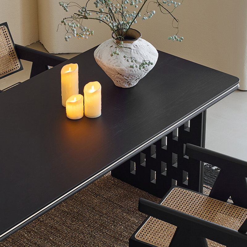 Bureau noir d'une profondeur de 31,49 pouces, H 29,92 po x l 62,99 po x P 31,49 po