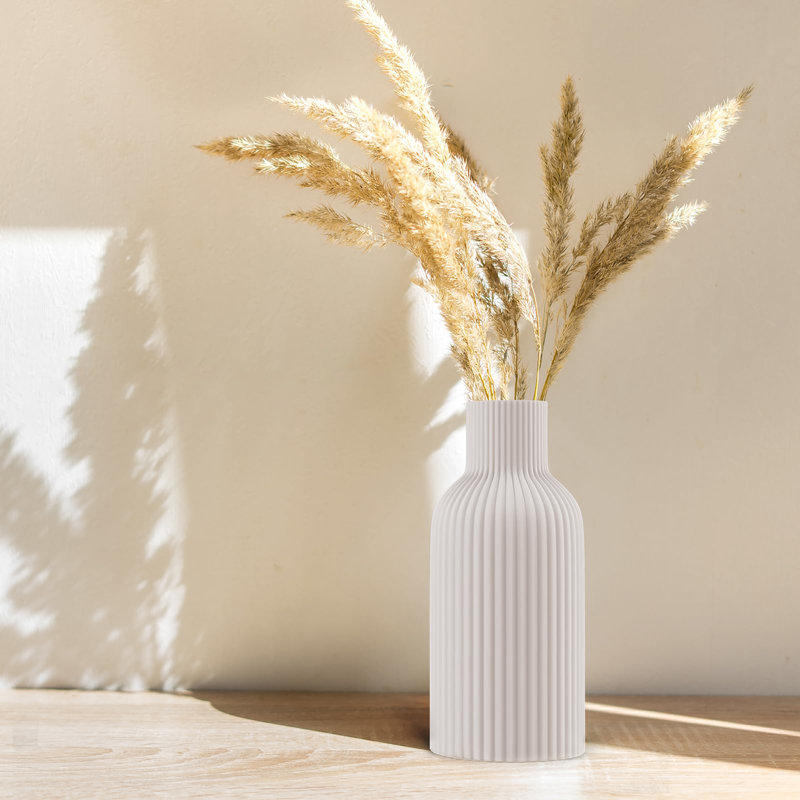 Simple ceramic vase, White